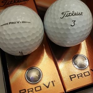 TITLEIST ProV1's